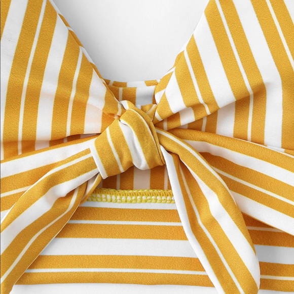‫Random Striped Knot Front Bikini Set - Picture 4 of 5